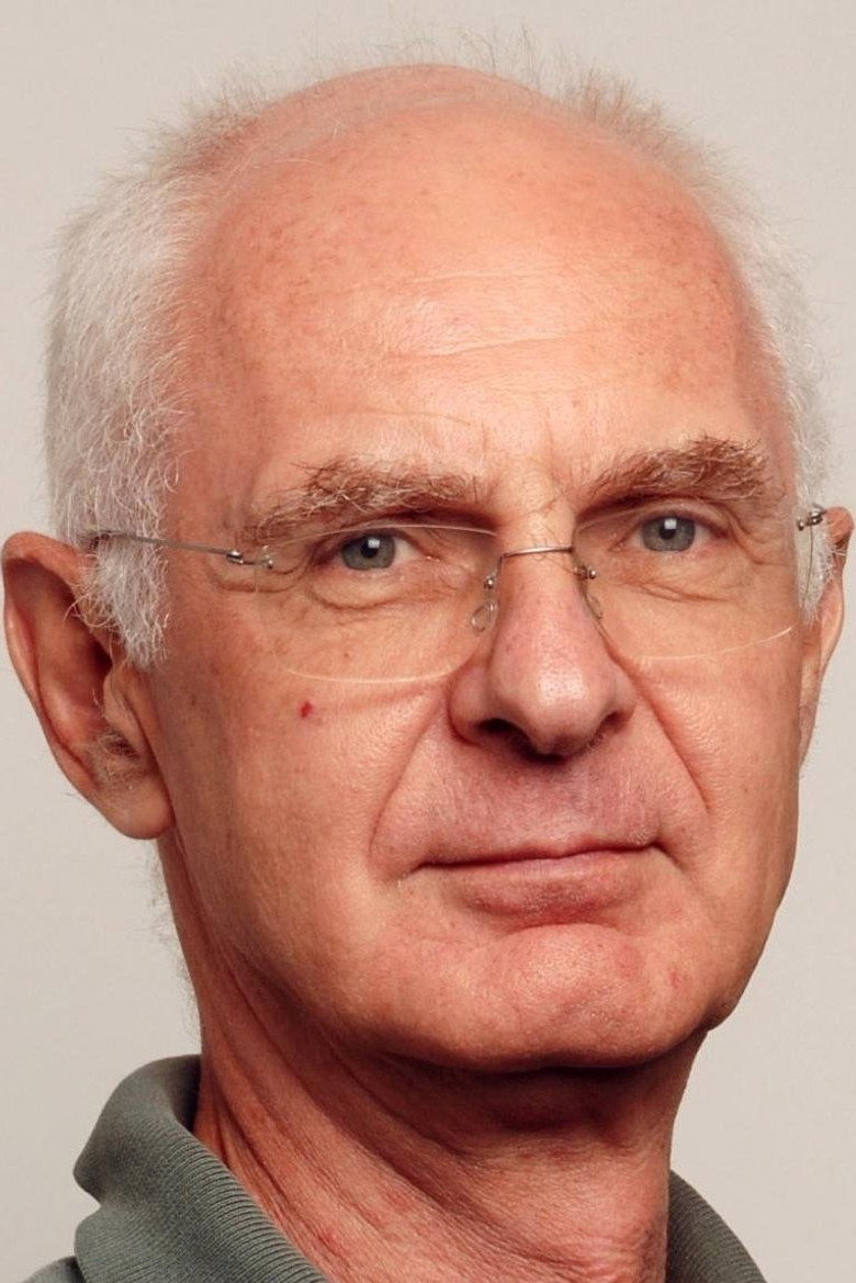 Jonathan Steele portrait