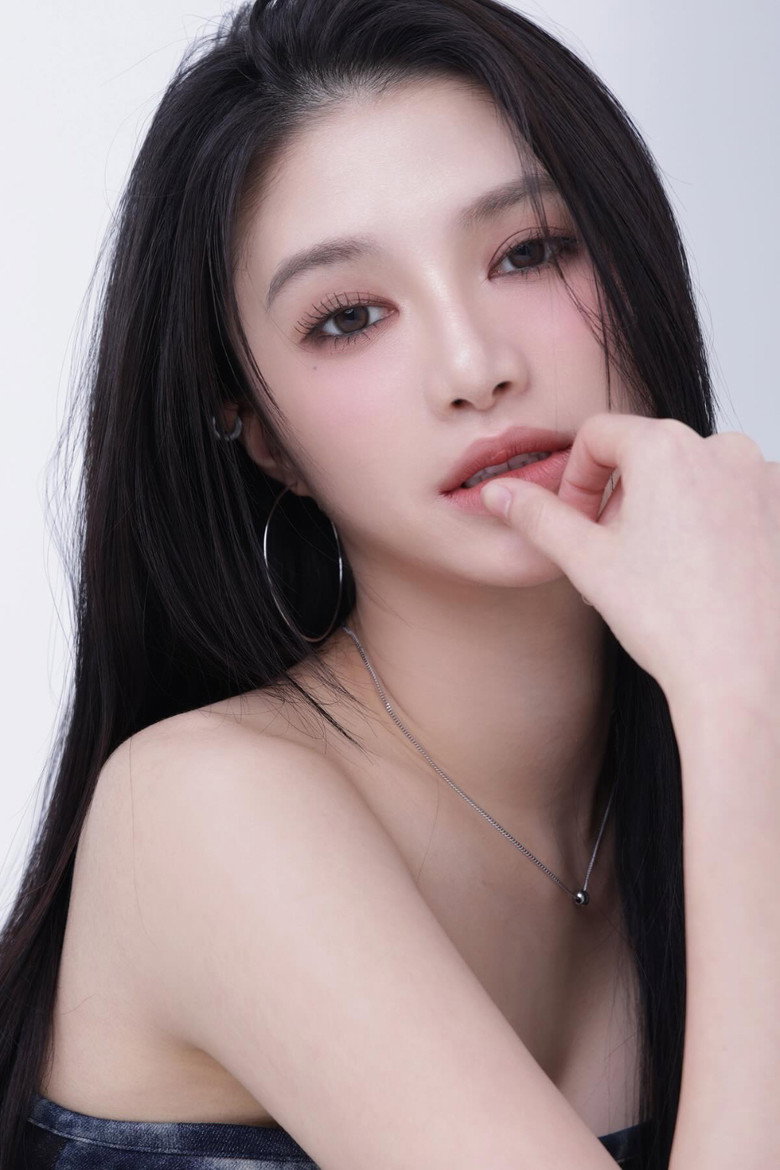 Seo I-yeon portrait