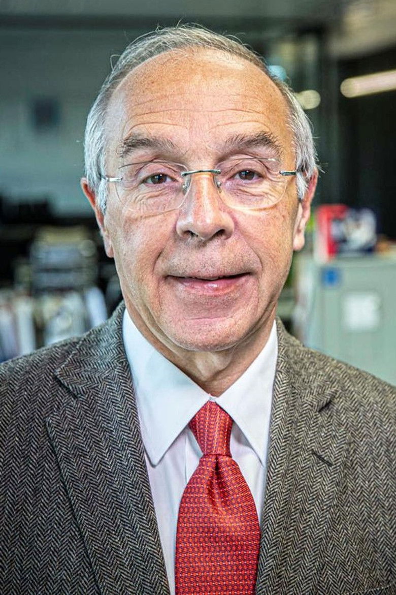 Luís Marques Mendes portrait image