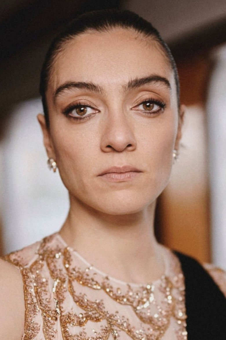 Merve Dizdar photo