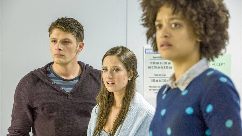 Still from Ravenswood - Mùa 1 Tập 2
