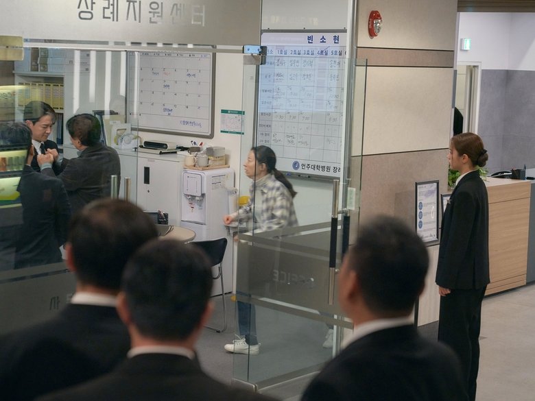 Still image for May I Help You? season 1 episode 14: Episode 14 Still image for May I Help You? season 1 episode 14: Episode 14