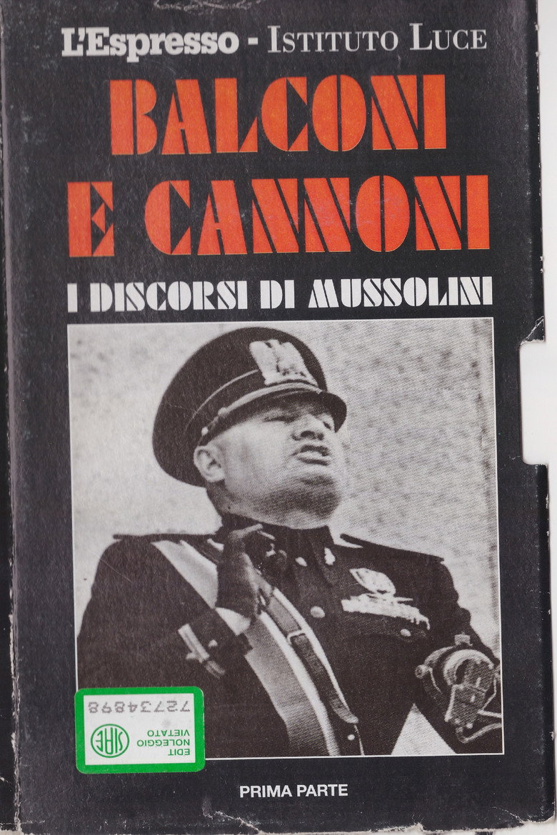 Balconi e cannoni I discorsi di Mussolini background