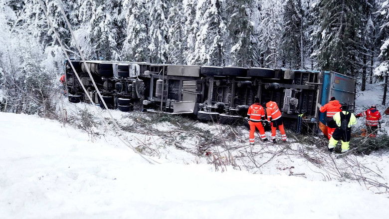 Ice Road Rescue 9×1