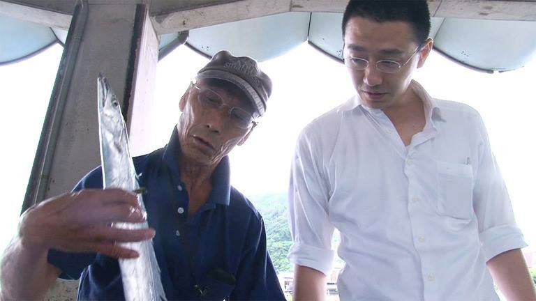 Still image for RISING season 1 episode 11: Trawler to Table via Tablet in No Time Still image for RISING season 1 episode 11: Trawler to Table via Tablet in No Time