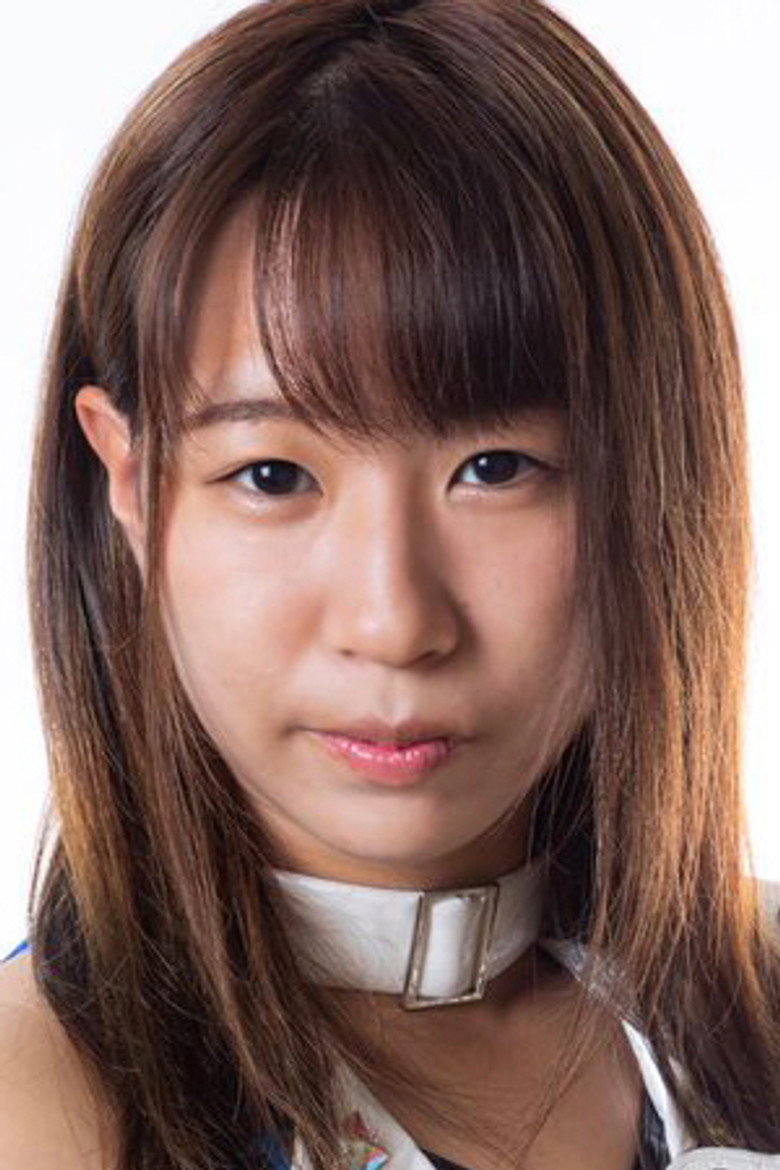 Momo Watanabe photo 3