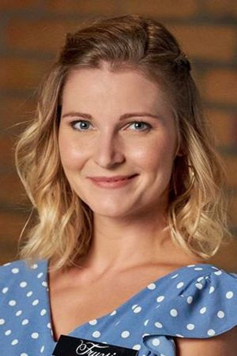 Fruzsina Görgényi portrait