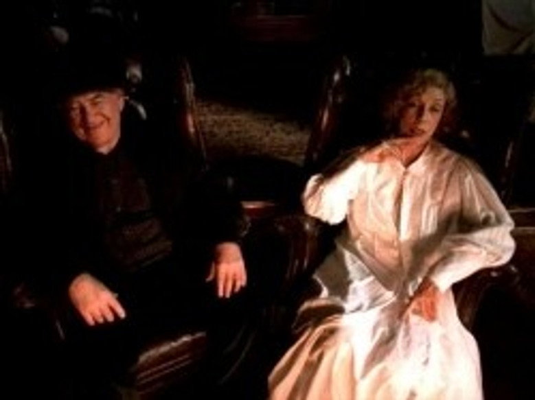 The X-Files S06E06 — How the Ghosts Stole Christmas episode still