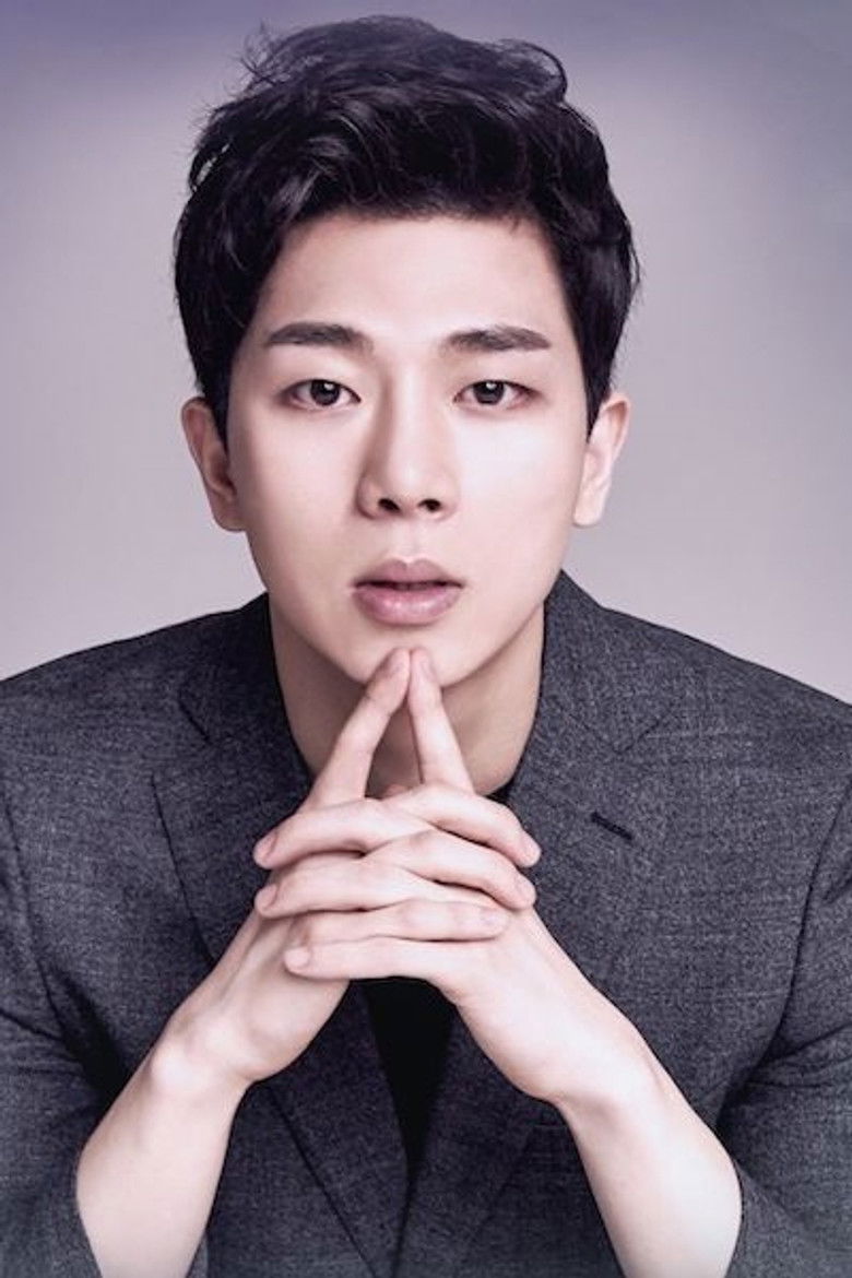 Song Si Yeon portrait image