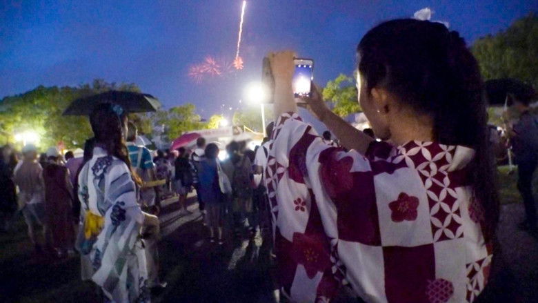 Image d'arrière-plan 4 du film 200GANA-2133 Fireworks display pick-up 07 At Minato Mirai, catch a beautiful yukata on the way back from the fireworks display at a luxury hotel and champagne and take it home. On the contrary, I want to get my own ...