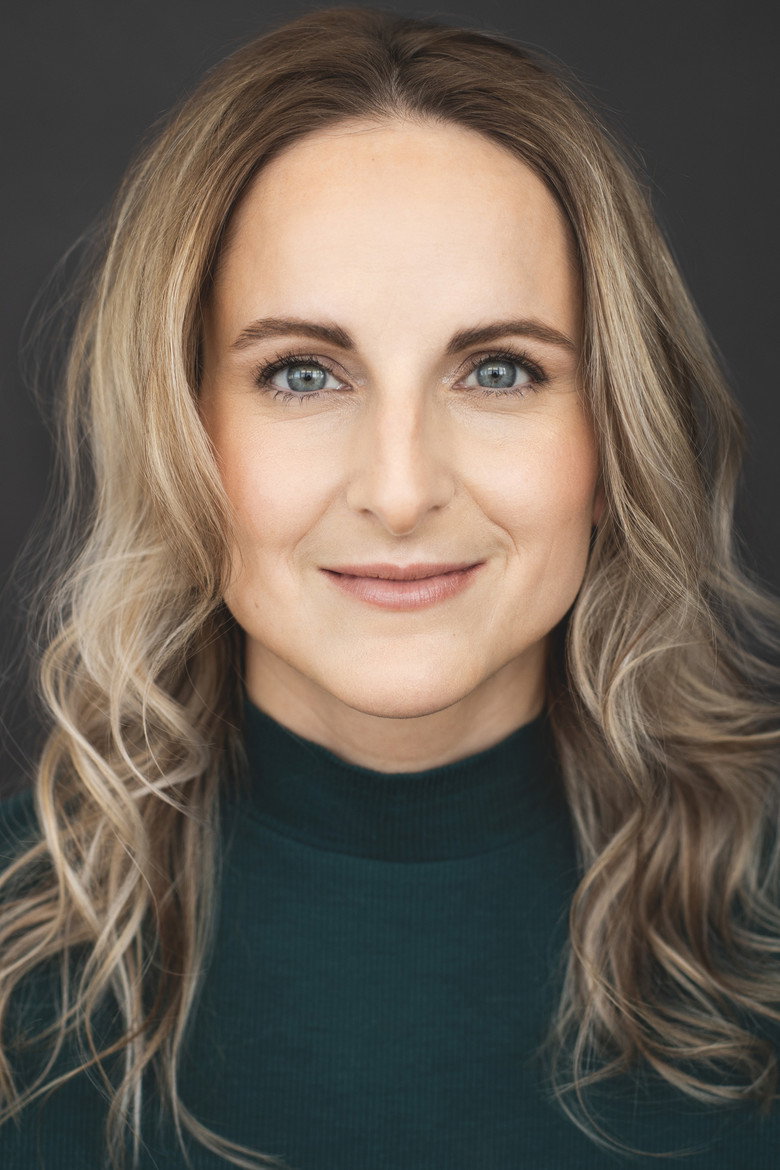 Dania Thibodeau portrait