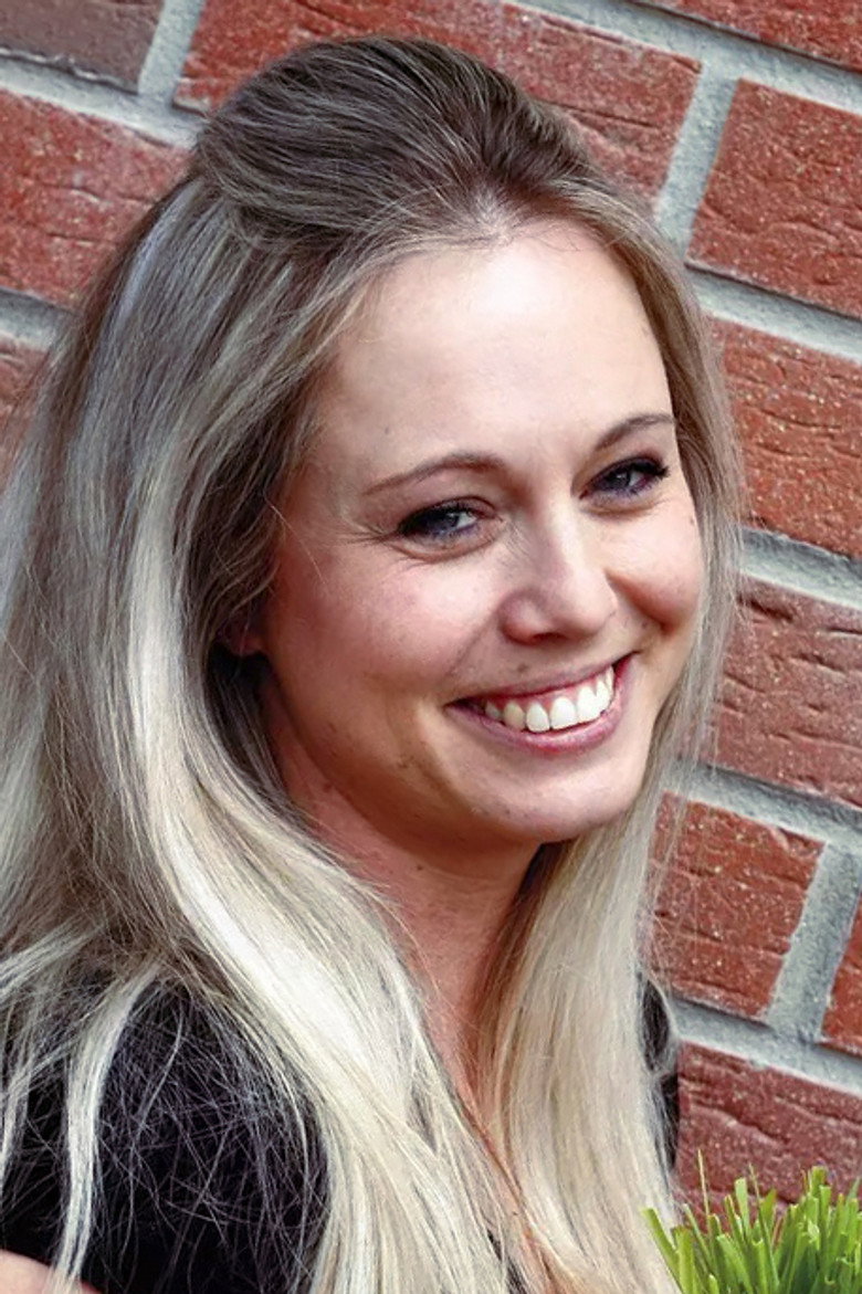 Eva Ujfaluši photo 2
