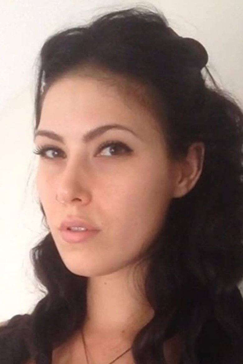 Nicole Dickinson portrait image