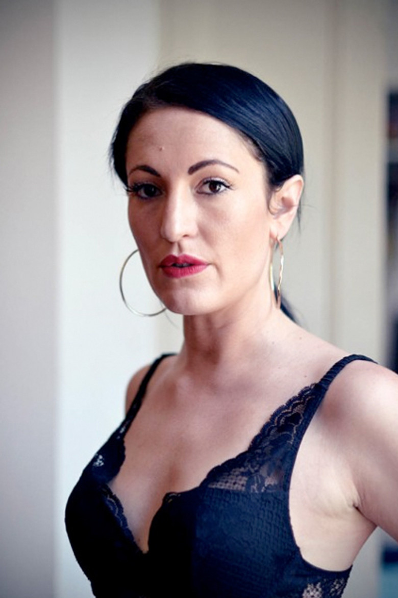 Sarah Lamour portrait image