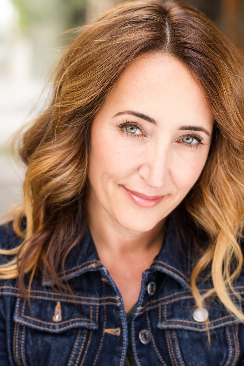 Jennifer Schwary portrait image