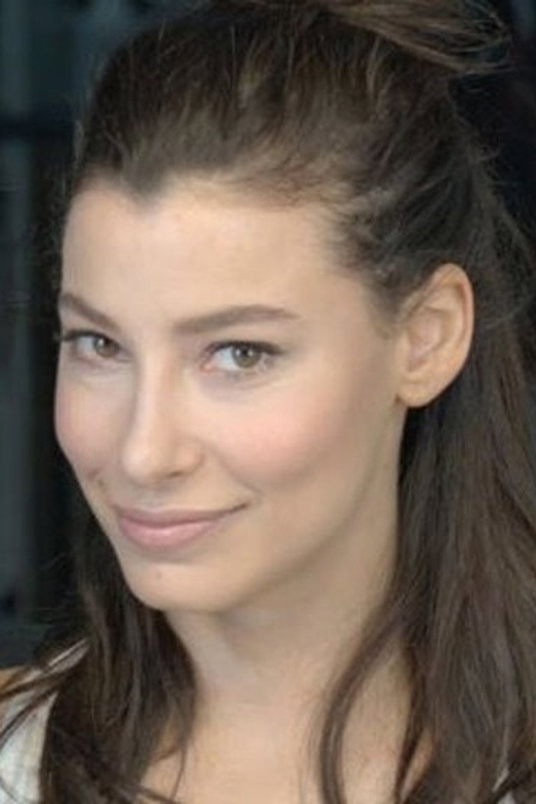 Müjde Uzman photo 4
