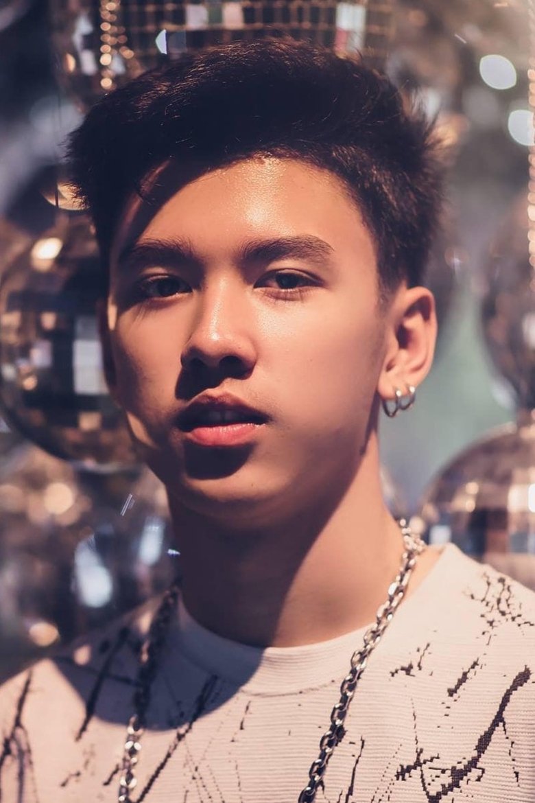 Ảnh August Phakkhaphon Panyachaib