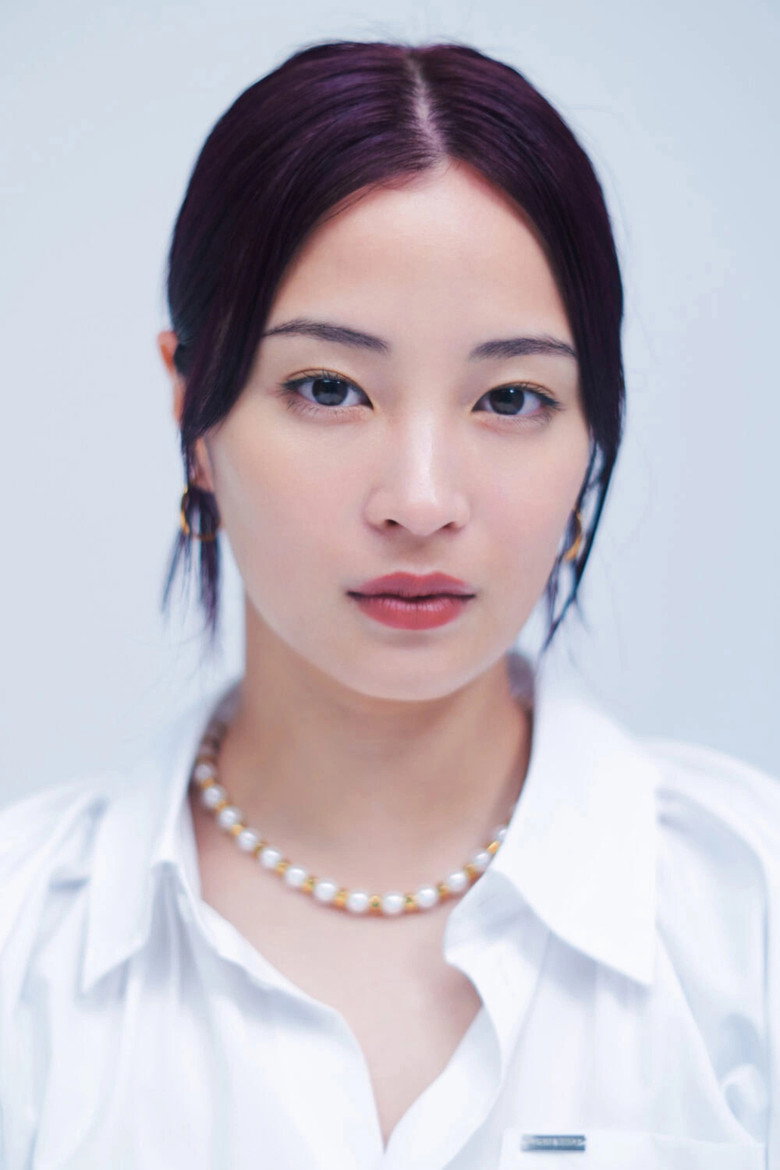 Suzu Hirose photo 3