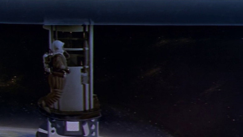 Image d'arrière-plan 3 du film Satellite dans le ciel
