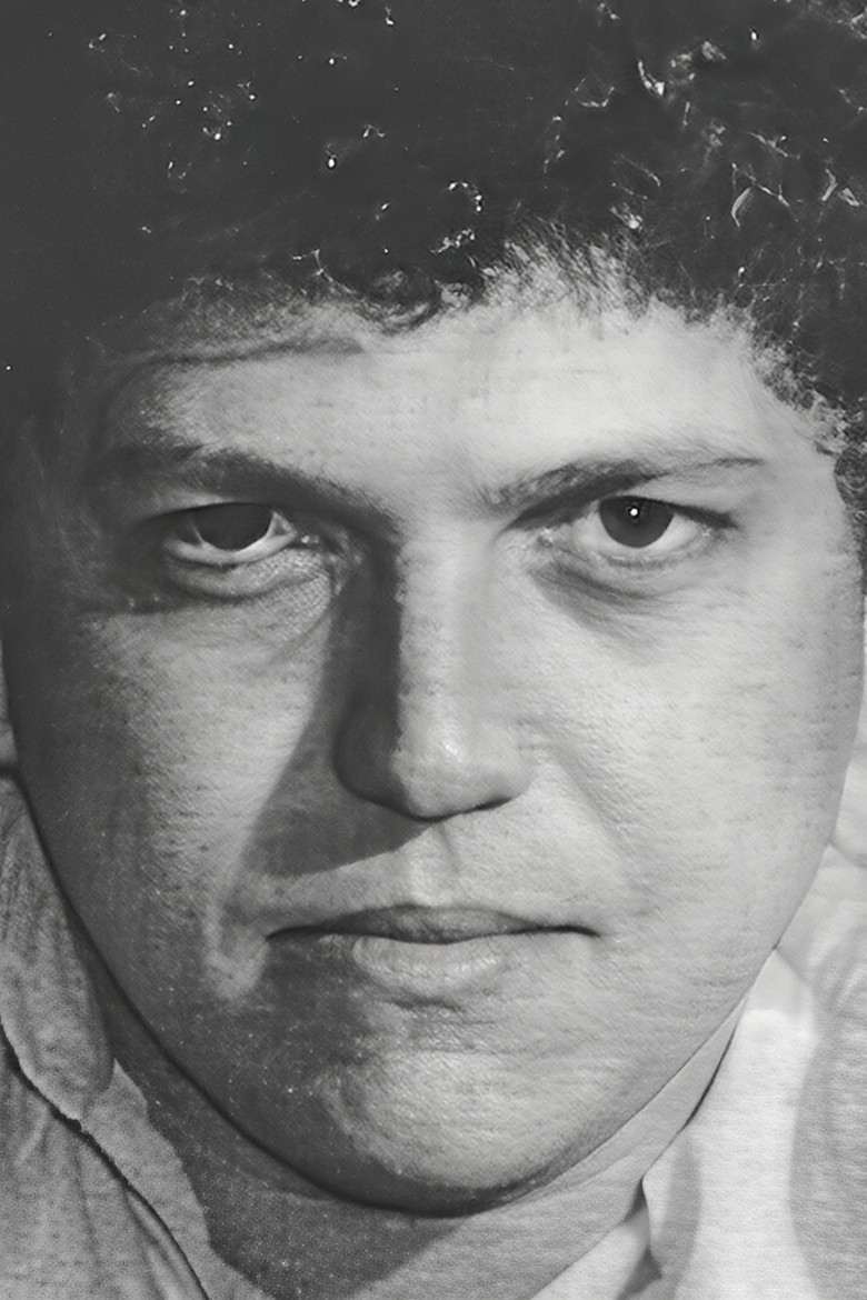 Tomil Gonçalves portrait