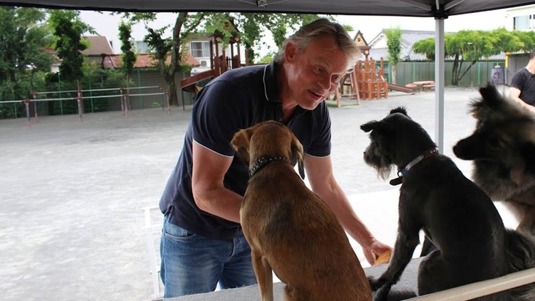 Man & Beast with Martin Clunes backdrop