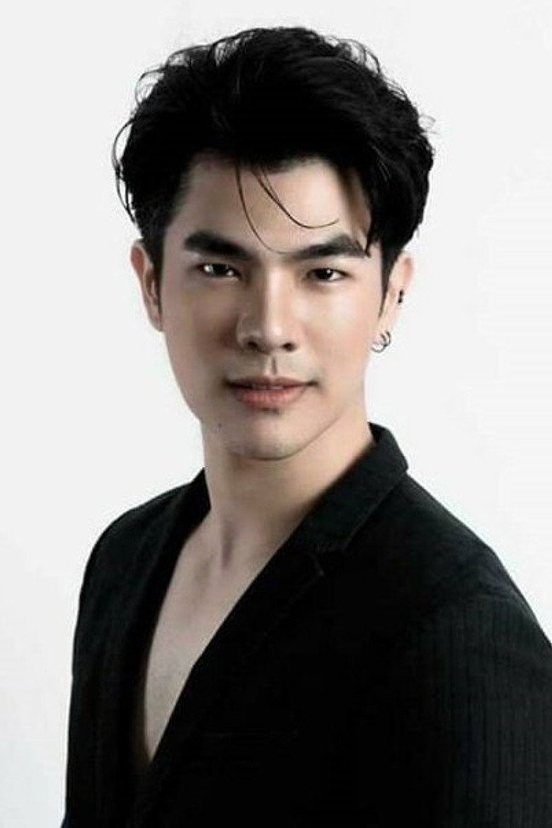Phakphum Romsaithong photo