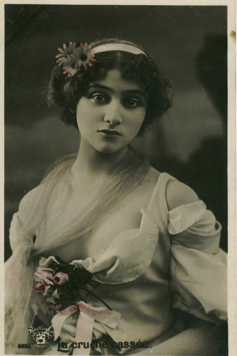 Lilian Greuze photo 3