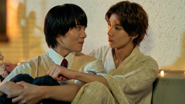 Popular Serizawa Acts Weird Around Me: sahne