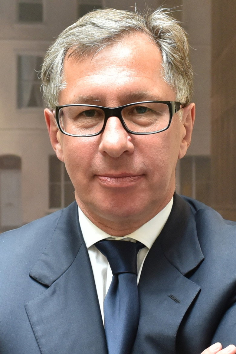 Пётр Авен portrait