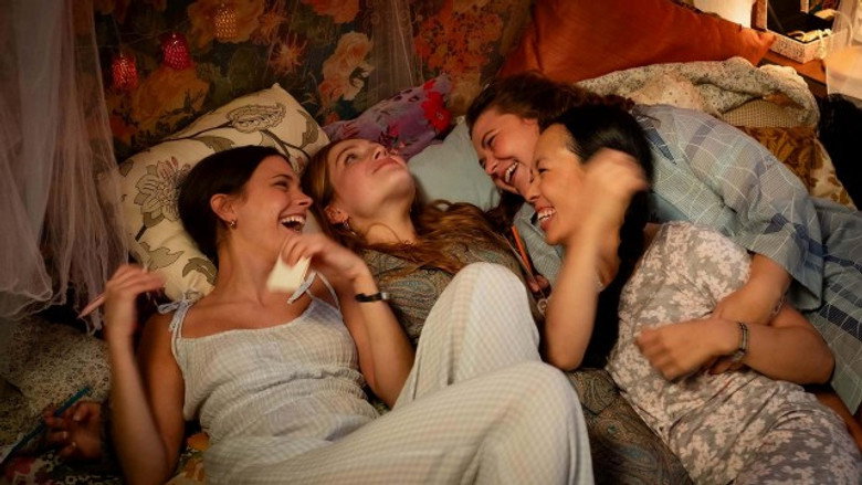 Maxton Hall - The World Between Us S02E02 — Wish to the Universe episode still