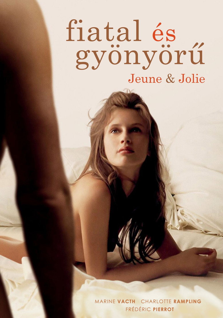 Fiatal &eacute;s gy&ouml;ny&ouml;rű (2013)