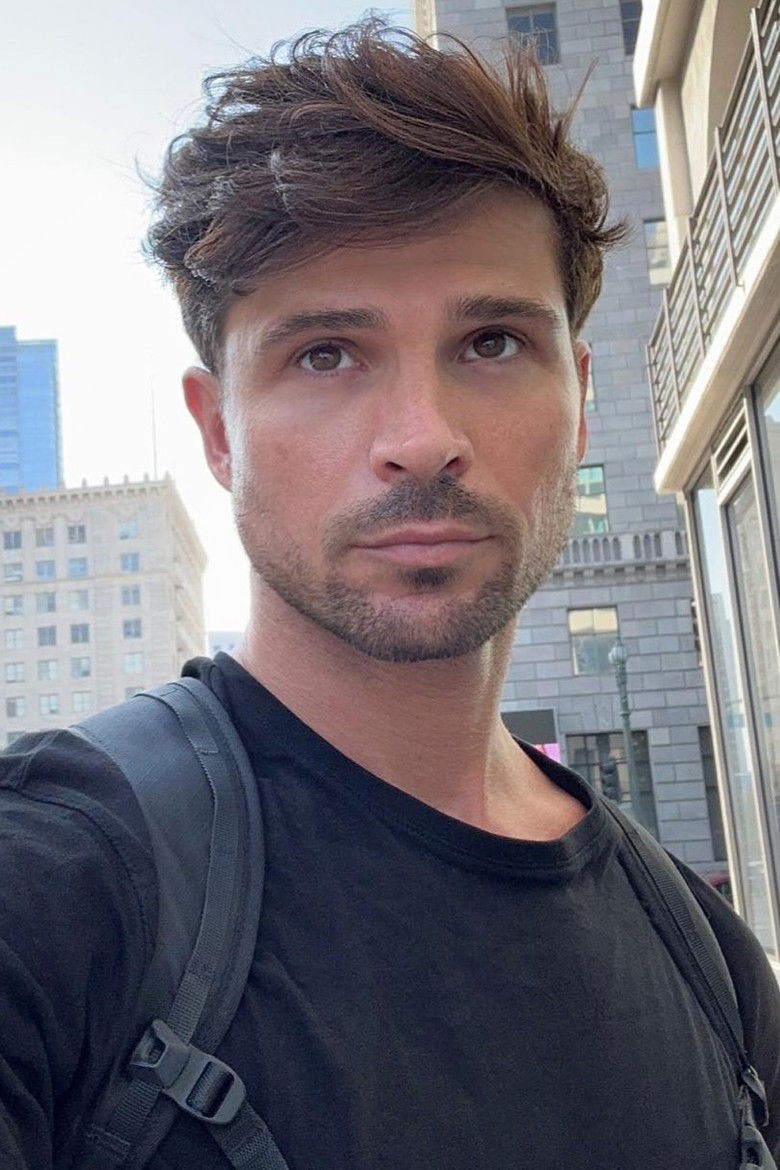 Michael Yi portrait image