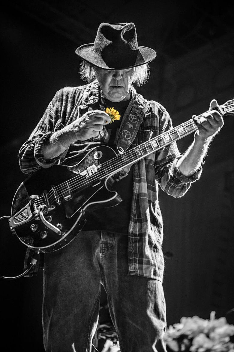 Imatge de Neil Young + The Promise of the Real: Noise & Flowers