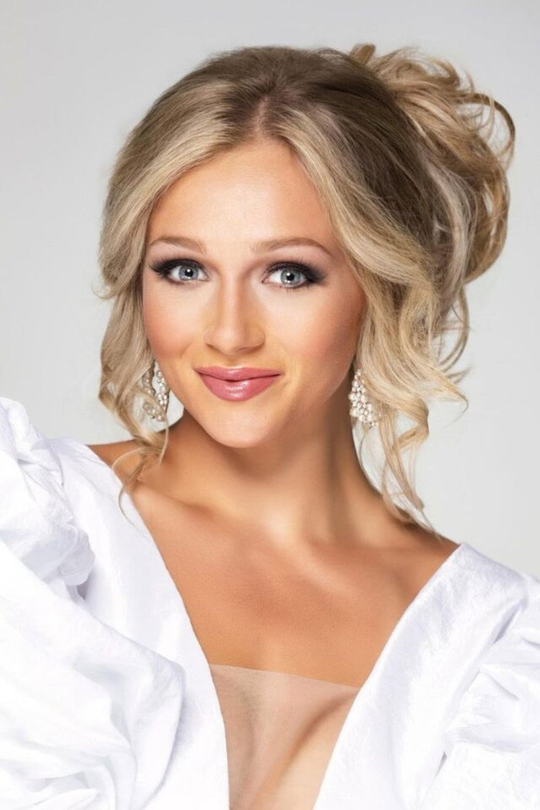 Mandi Jo Genord portrait