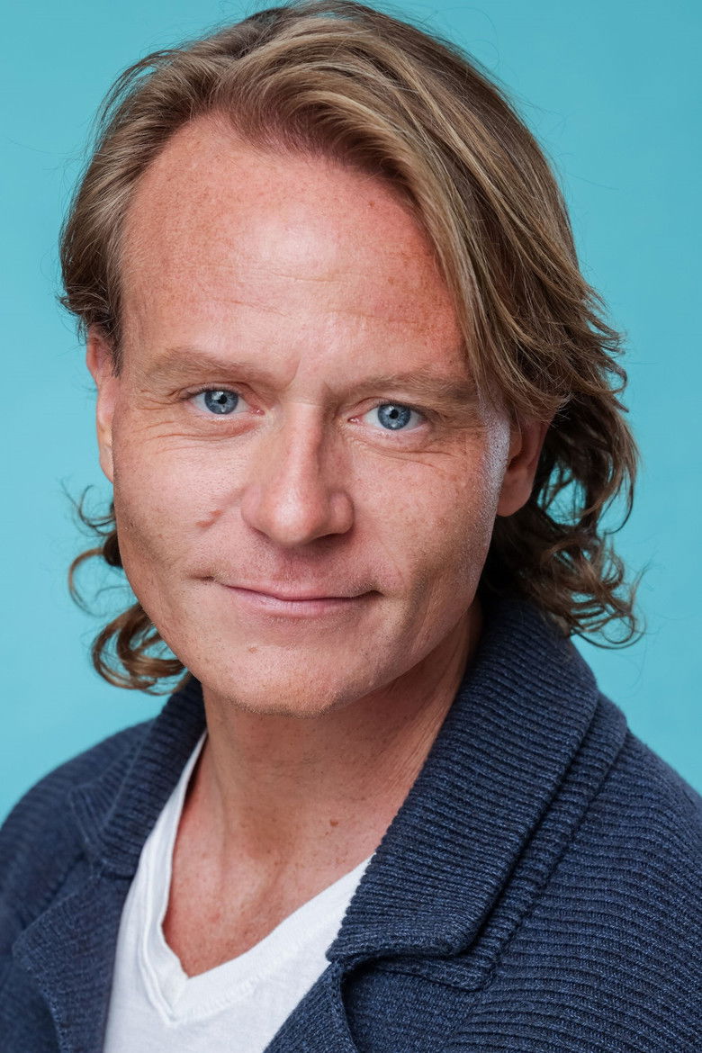 Simon Hunt portrait image