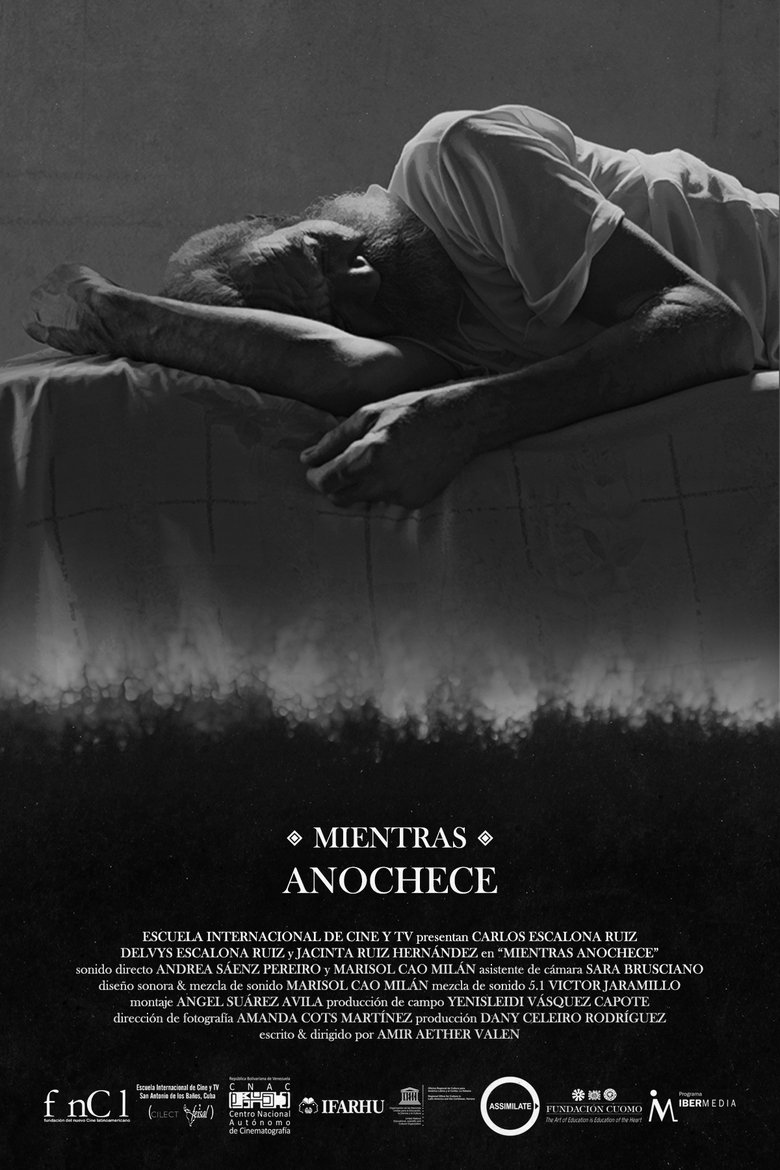 Mientras Anochece (2023)