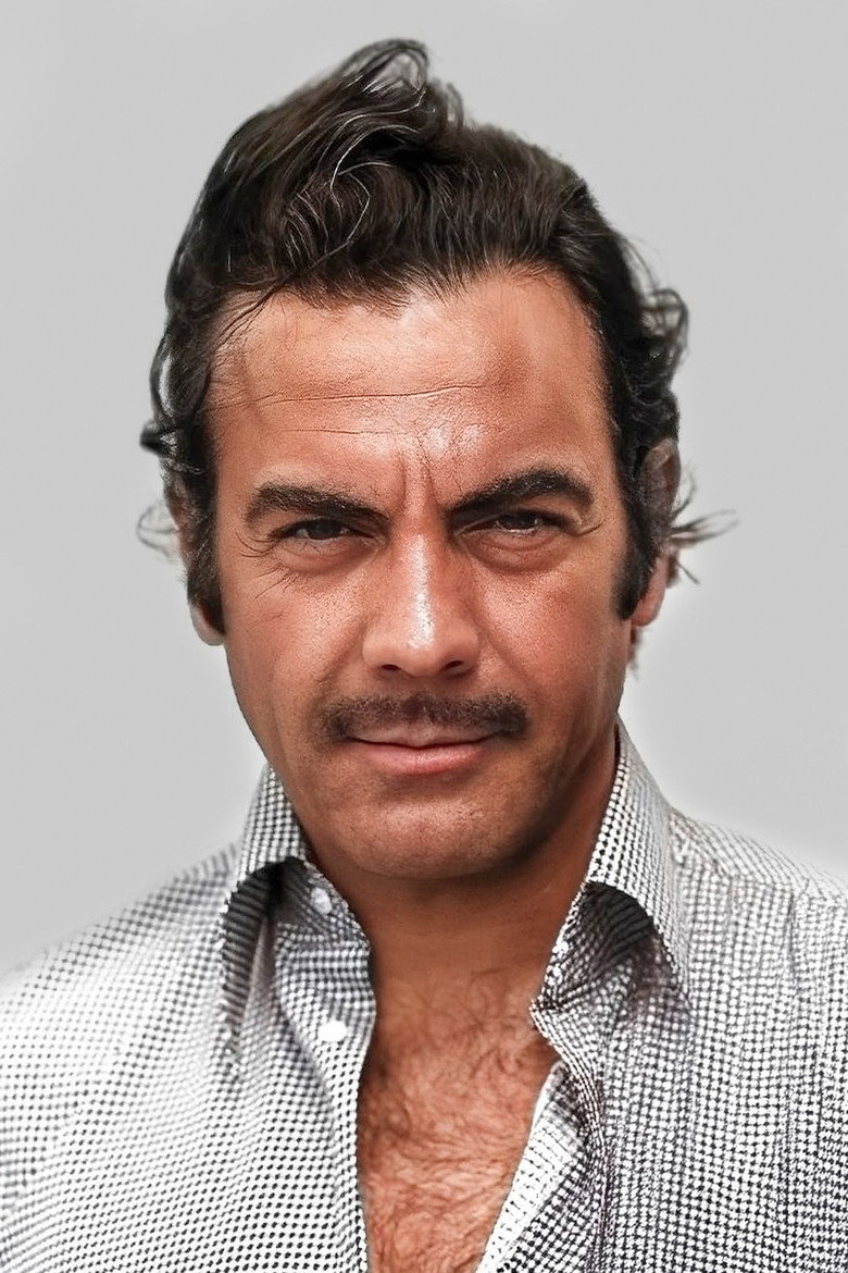 Ayhan Işık photo