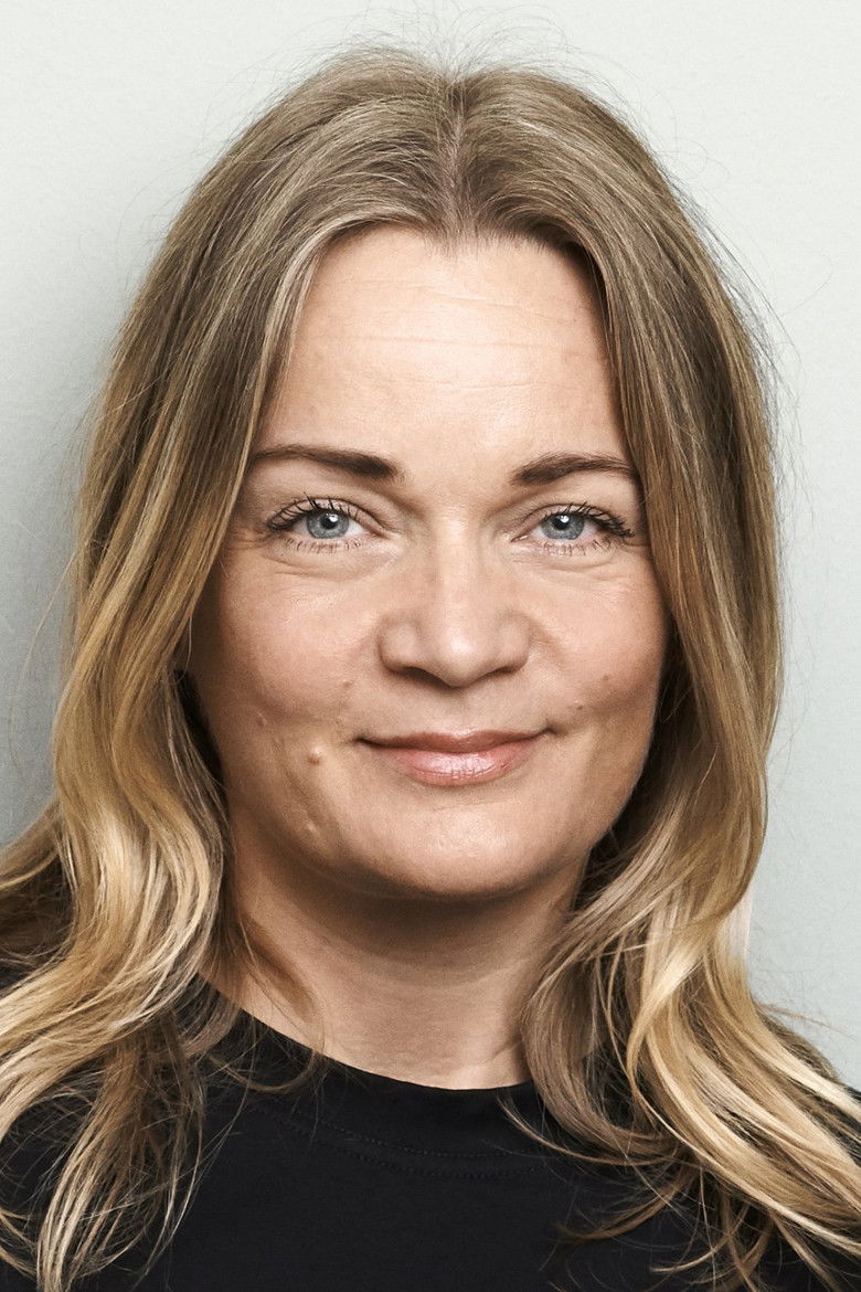 Julie Ralund portrait image