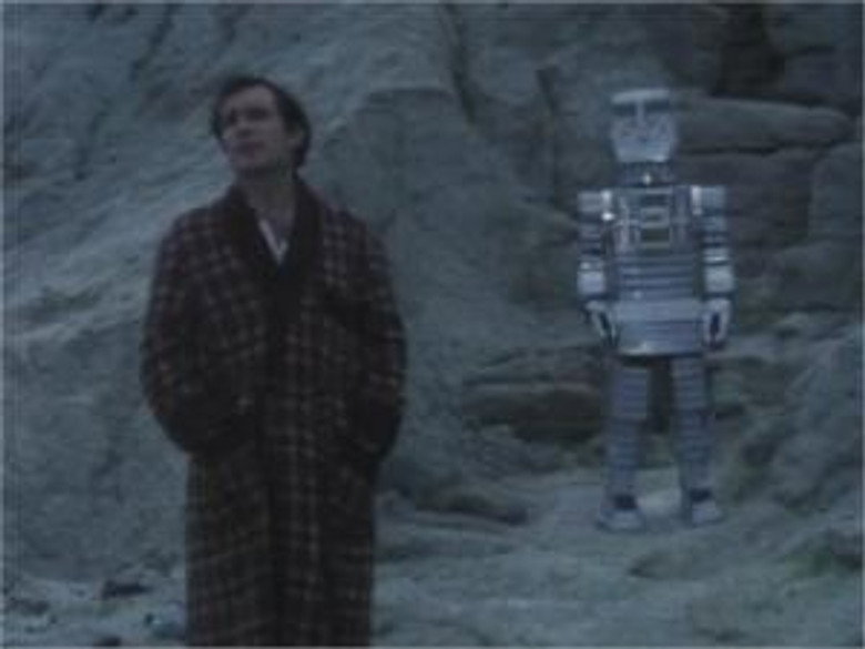 Still from The Hitchhiker's Guide to the Galaxy - 시즌 1 에피소드 3