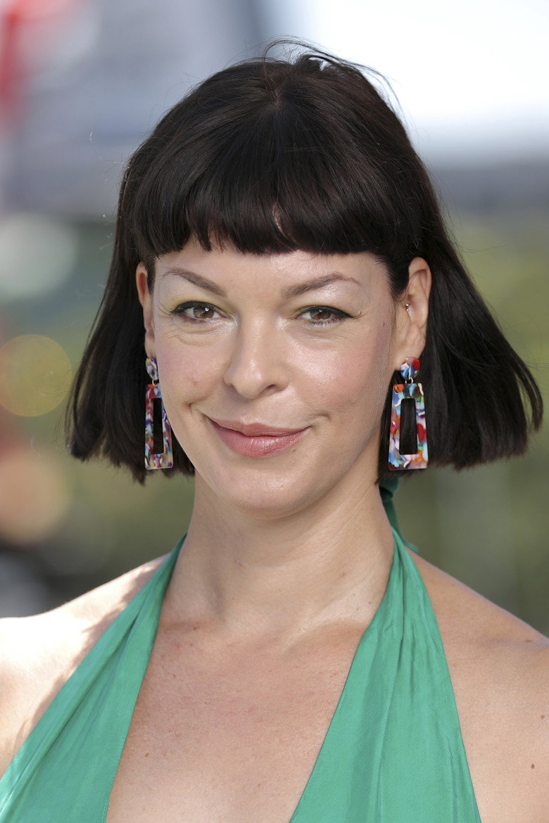 Pollyanna McIntosh photo 2