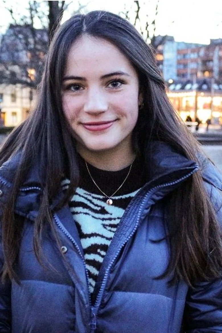 Rozerin Algunerhan portrait
