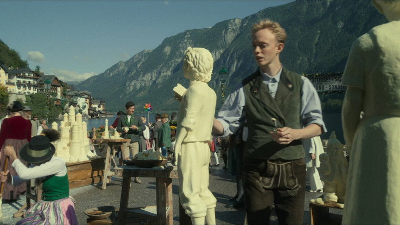 Still from Hunters - Season 2 Episode 1