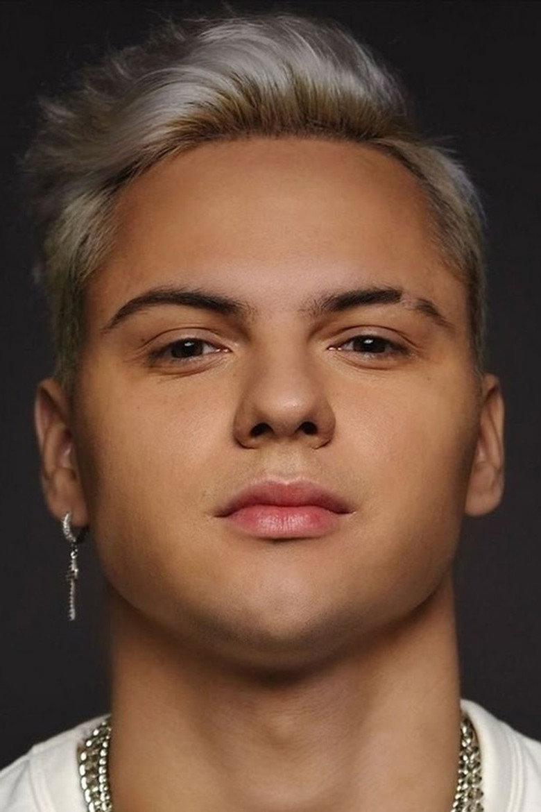 Дмитрий Ларионов portrait