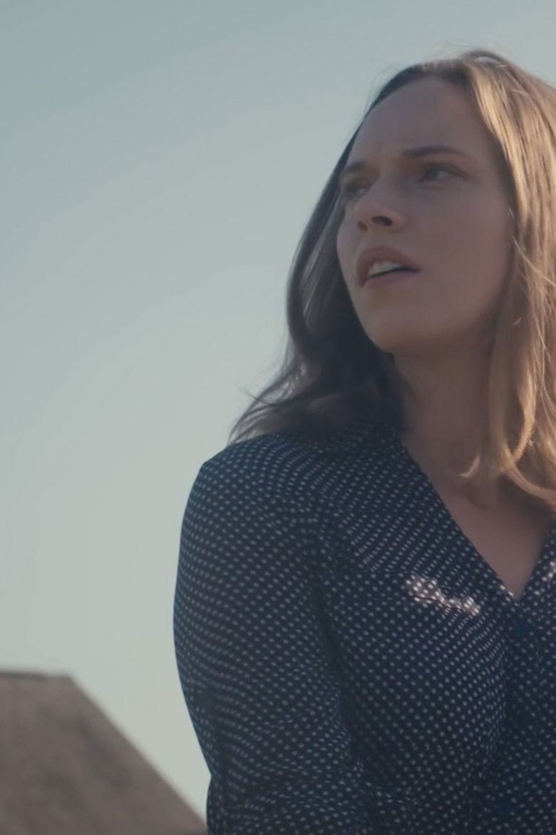 Imatge de Tail Between Her Legs