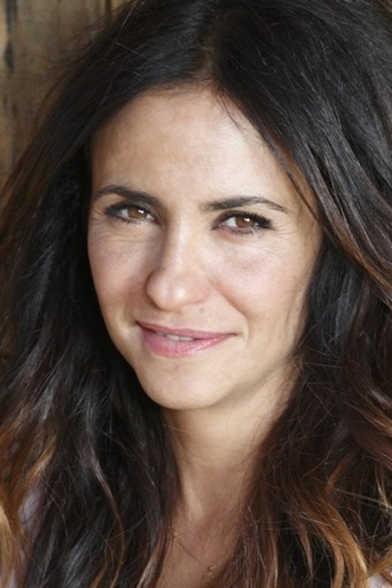 Melani Olivares photo 3