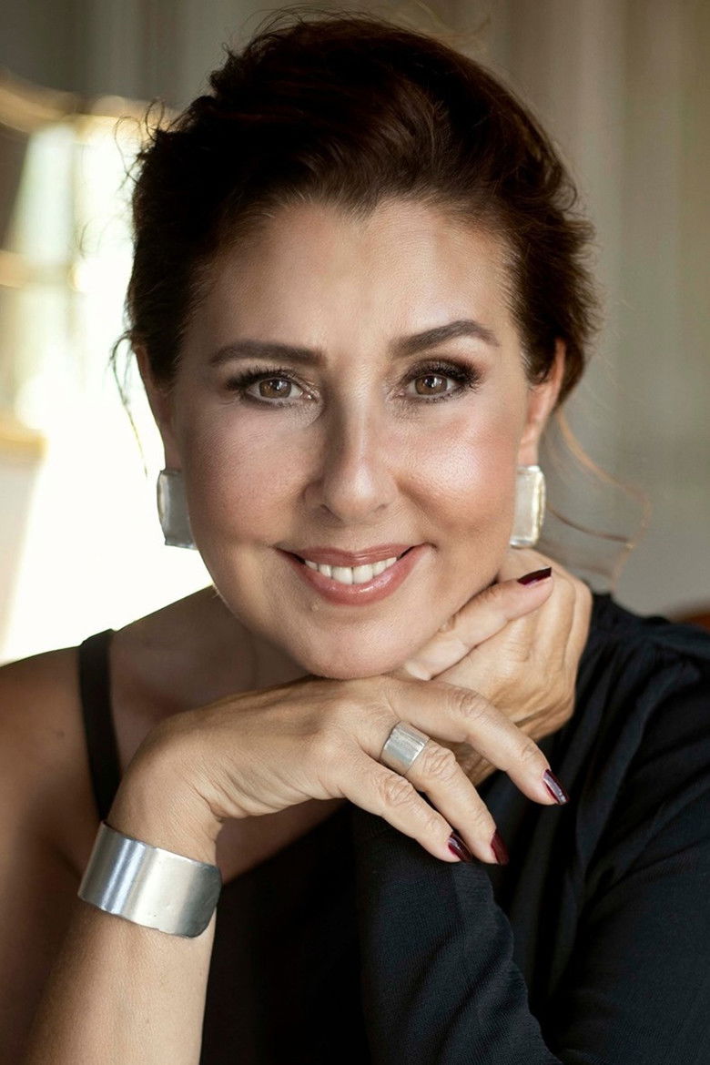 Nilüfer portrait image