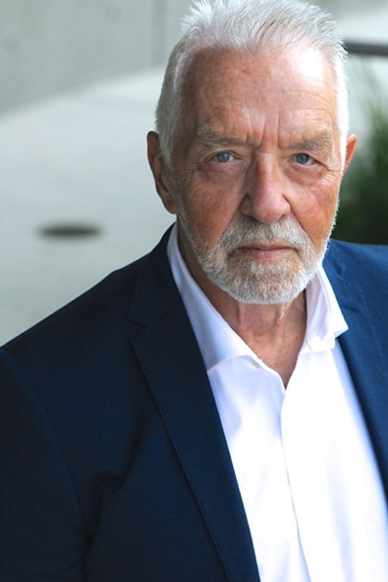 Worth Howe portrait image