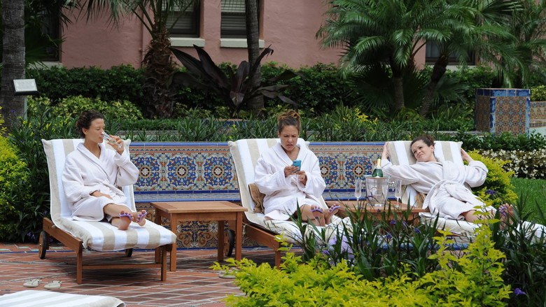 Still from The Glades - Season 4 Episode 13