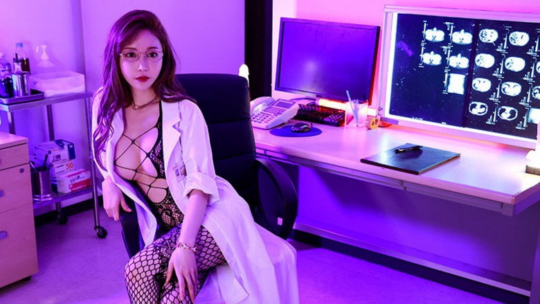 Imatge de 催●痴女クリニック 頭バグらせ囁き淫語と膣奥ぎゅんぎゅん馬乗り騎乗位で中出し誘導 早漏バカチ●ポにさせる美人女医 あなただけに送るスペシャルED改善治療15発射精 七瀬アリス