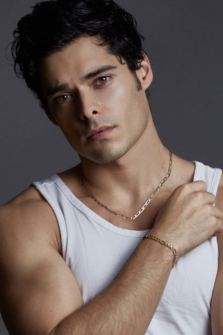 Mau Novoa portrait image